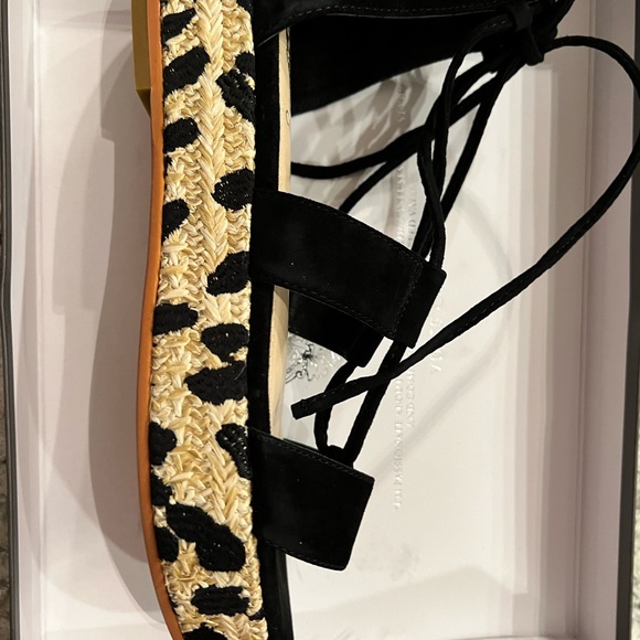 VINCE CAMUTO Animal Print KELLA ESPADRILLE Platforms, New! 8 1/2M NWT - Picture 2 of 9